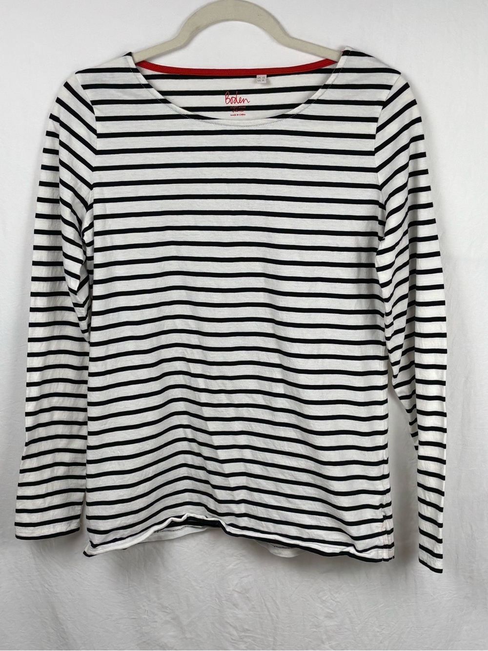 Boden women’s sz 8 White and Black Striped Long Sleeve Tee